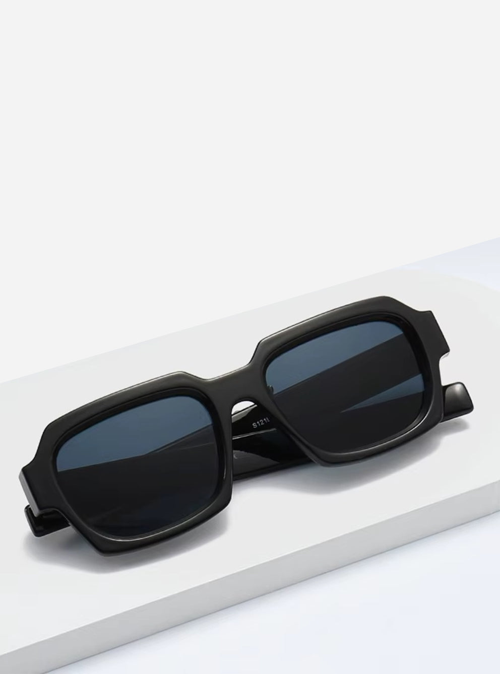 Dakota - Black